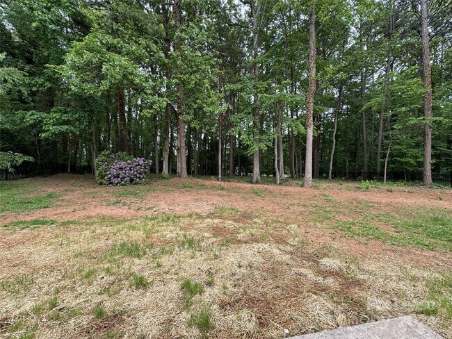 Building Photo - 129 Southhaven Dr