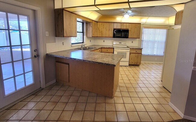 Building Photo - 7553 High Pines Ct