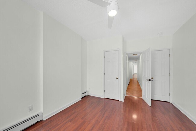 Building Photo - 811 Montgomery St