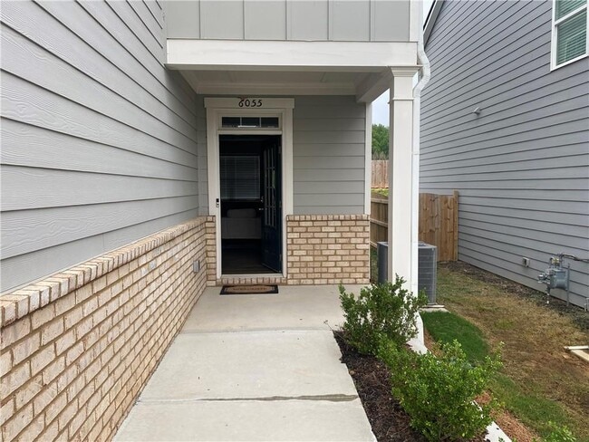 Building Photo - 6055 Hoot Owl Ln