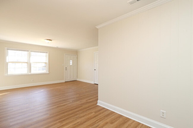 Building Photo - 937 Green Cir Dr