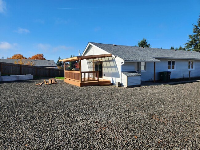 Building Photo - 2732 Maple St