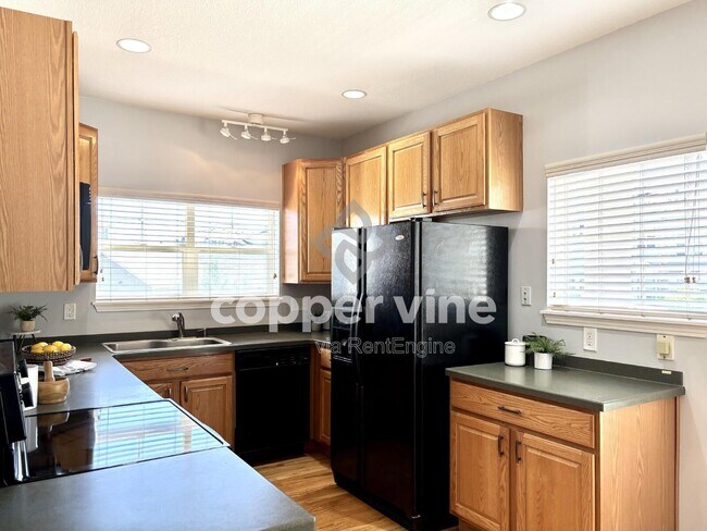 Building Photo - 9301 Amison Cir