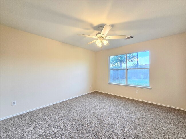 Building Photo - 29527 Evergreen Hills Dr