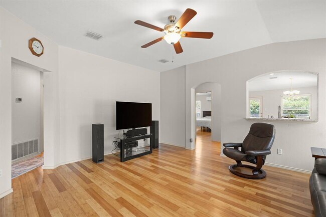 Building Photo - 1511 Nettie Dr