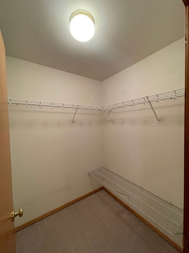 Building Photo - Two Story in Salmon Creek!