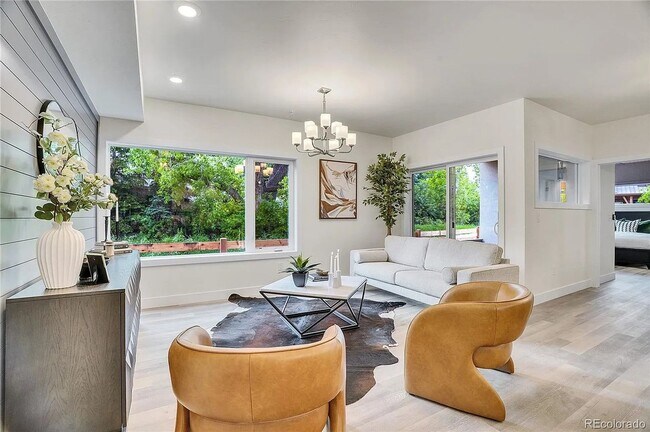 Building Photo - Luxury 2Bd/2Ba Corner Condo in Louisville