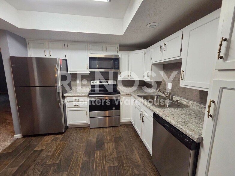 Building Photo - 4710 58th Ave N
