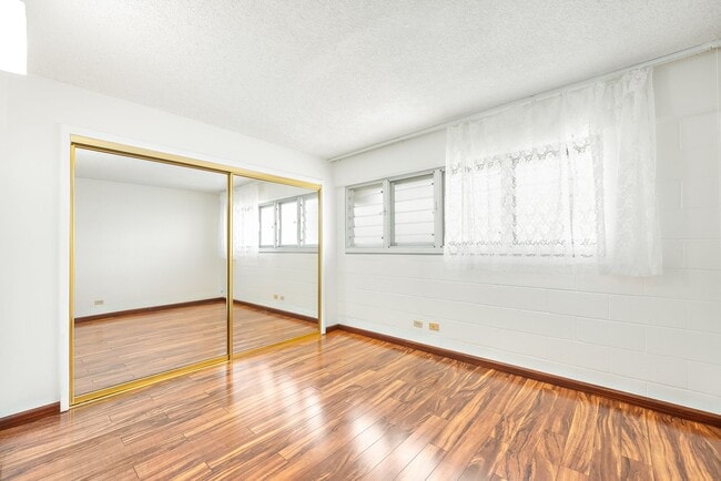 Building Photo - Ala Wai Townhome #1002