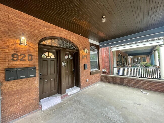 Primary Photo - 920 S 49th St