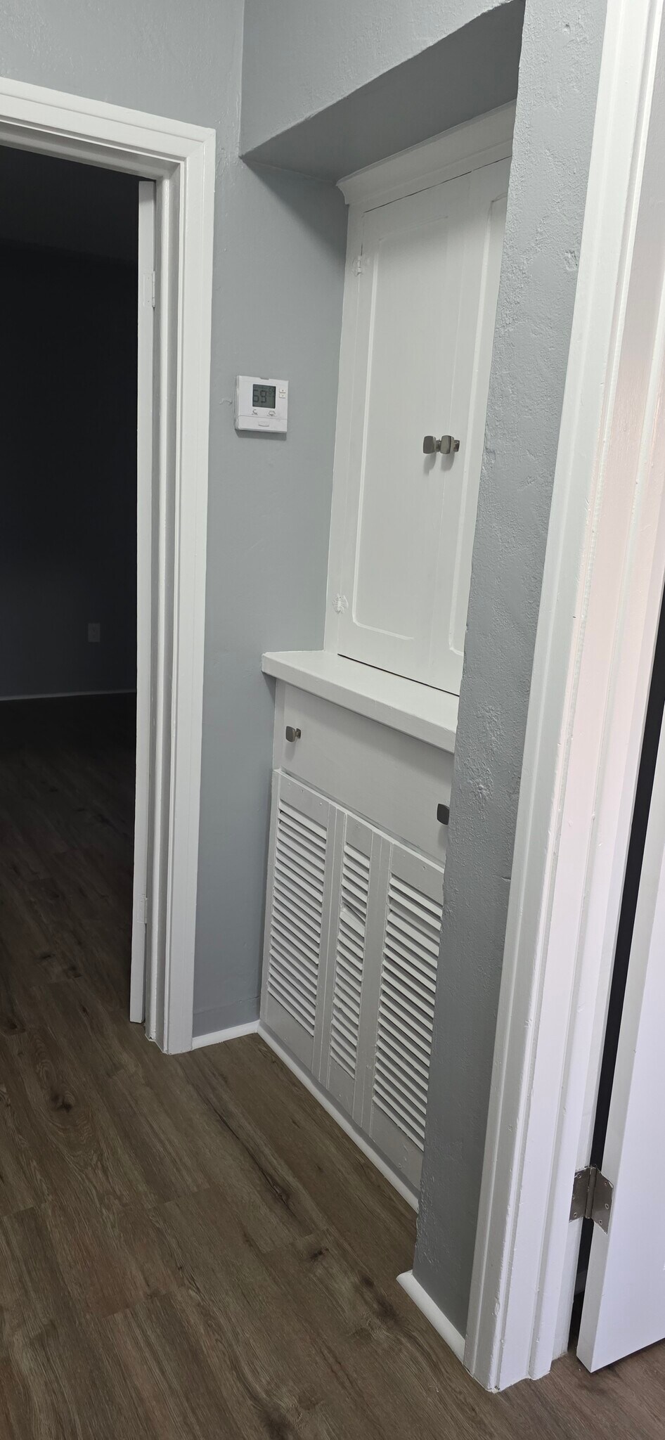 Building Photo - 3304 N Mountain View Ave