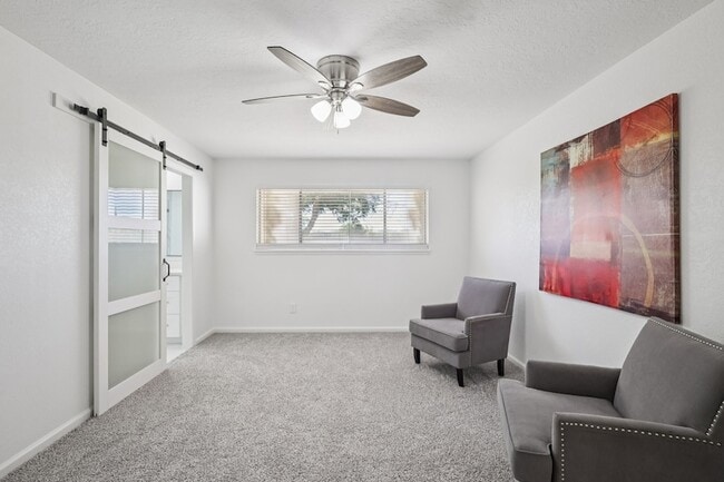 Building Photo - 15322 Torry Pines Rd