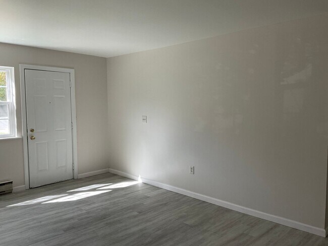 Building Photo - Lovely remodeled 1 bedroom Condo