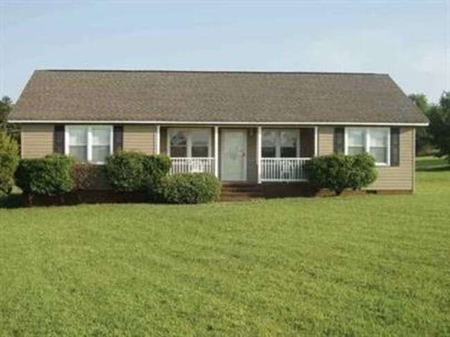 Primary Photo - 3/2 Available Now