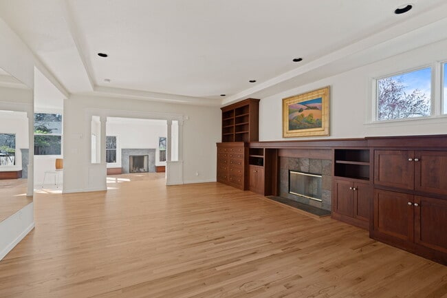 Building Photo - 8161 Ragle Pl