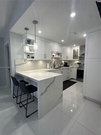 Building Photo - 541 SW 89th Ct
