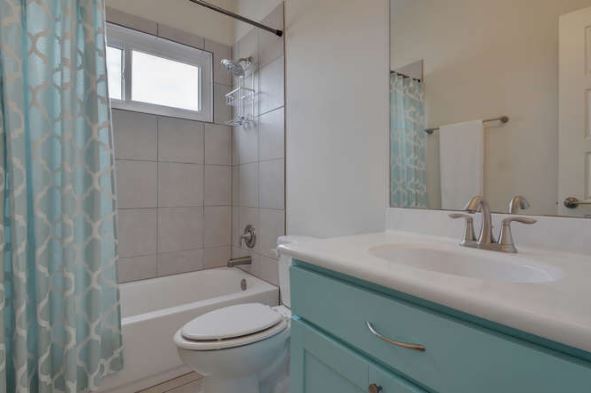 Guest Bathroom - 1916 tripshaw lane