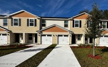 Building Photo - 8212 Halls Hammock Ct