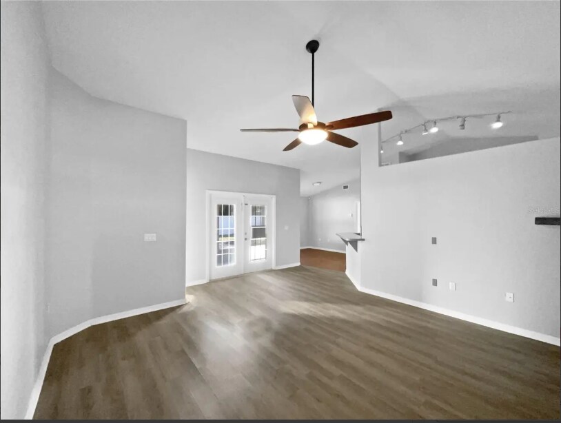 Building Photo - 7010 Summit Cir