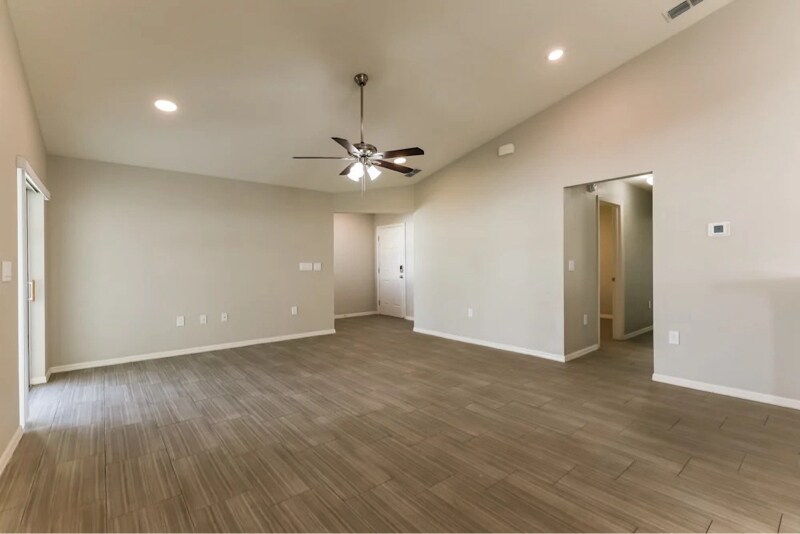 Building Photo - 6490 Polly Ln
