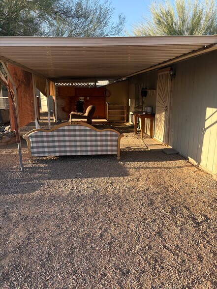 Building Photo - 250 S Grand Dr