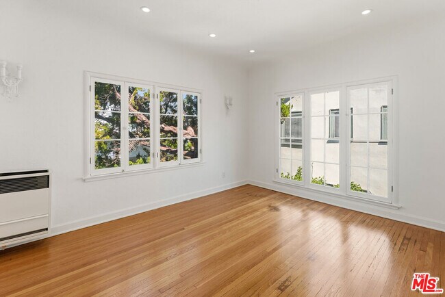 Building Photo - 5729 Carlton Way