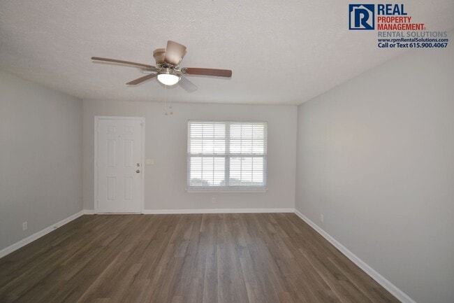Building Photo - Great 2BR/2.5BA Murfreesboro townhome less than 2 miles from MTSU!