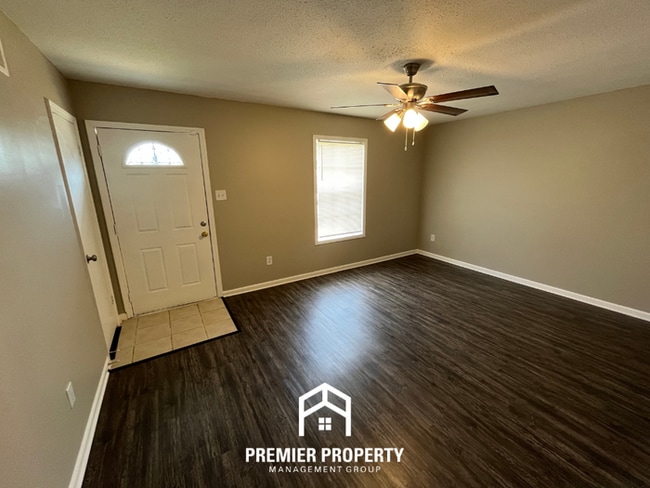 Building Photo - NEWLY RENOVATED 3BR/2BA in Easthaven | Modern Fireplace & Formal Dining