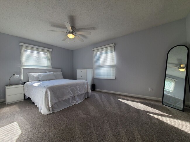 Building Photo - Furnished 2-Bedroom Condo in St. Joseph