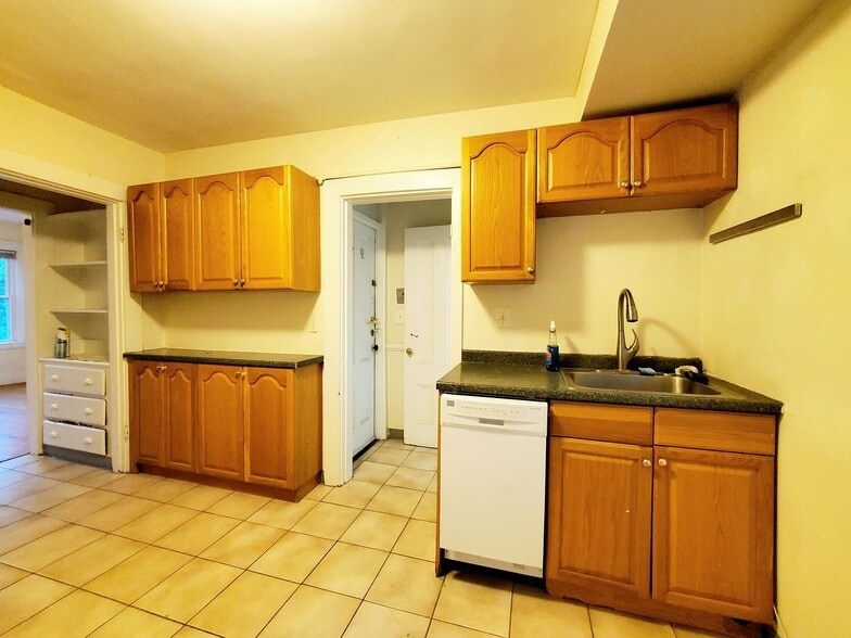 Building Photo - 17 Bay