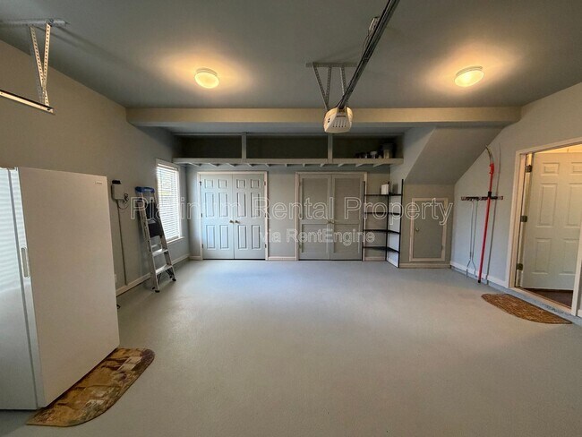 Building Photo - 7020 Grassmoor Grange Way