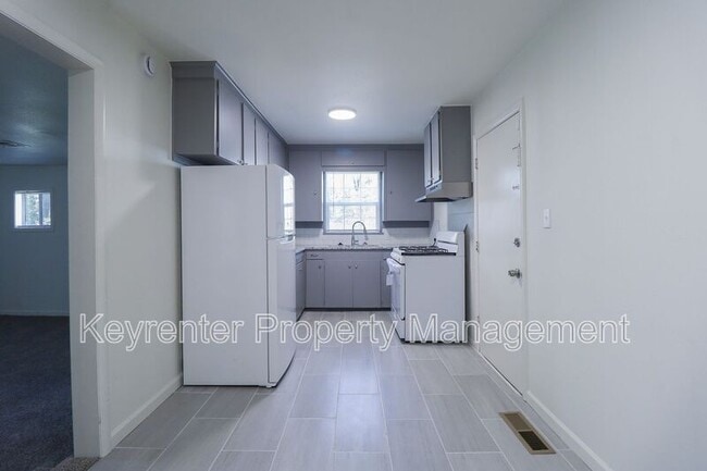 Building Photo - 622 E Xyler St