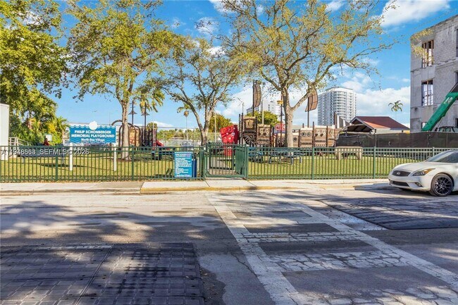 Building Photo - 1801 S Treasure Dr