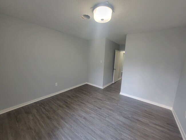 Building Photo - 225 W McDowell Rd