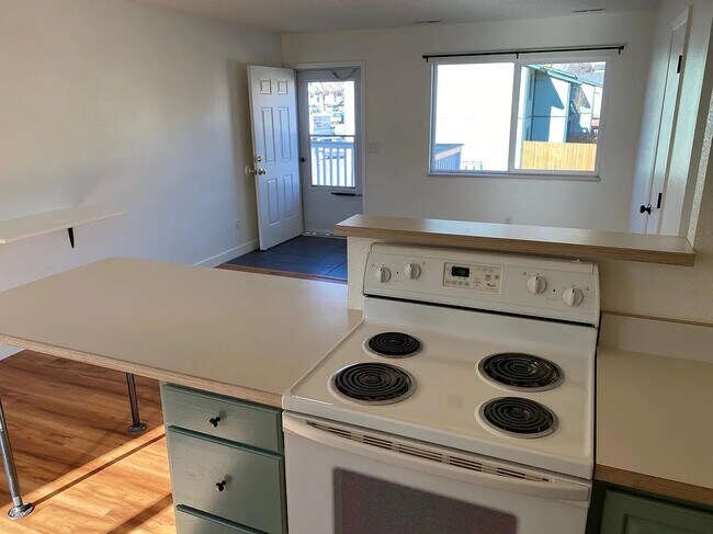Building Photo - Riverbend Fourplex