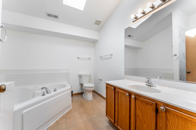 Building Photo - 2503 Sheehan Dr