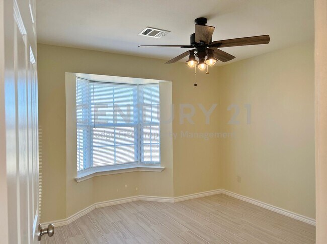 Building Photo - Completely Remodeled 4/2 County Home in Ennis Ready For Move-In!