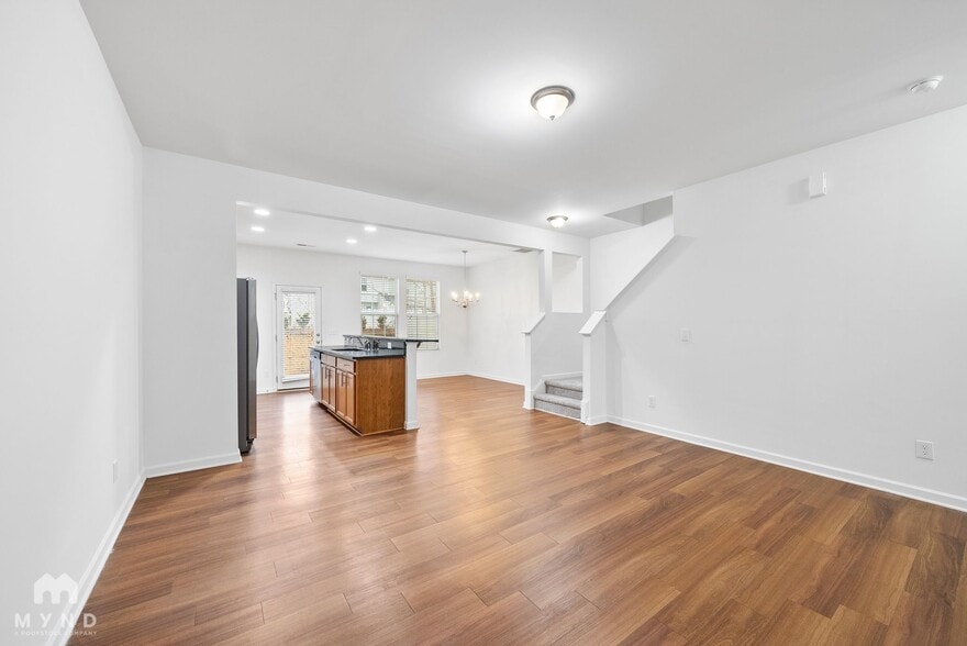 Building Photo - 1038 Grand Ridge Dr