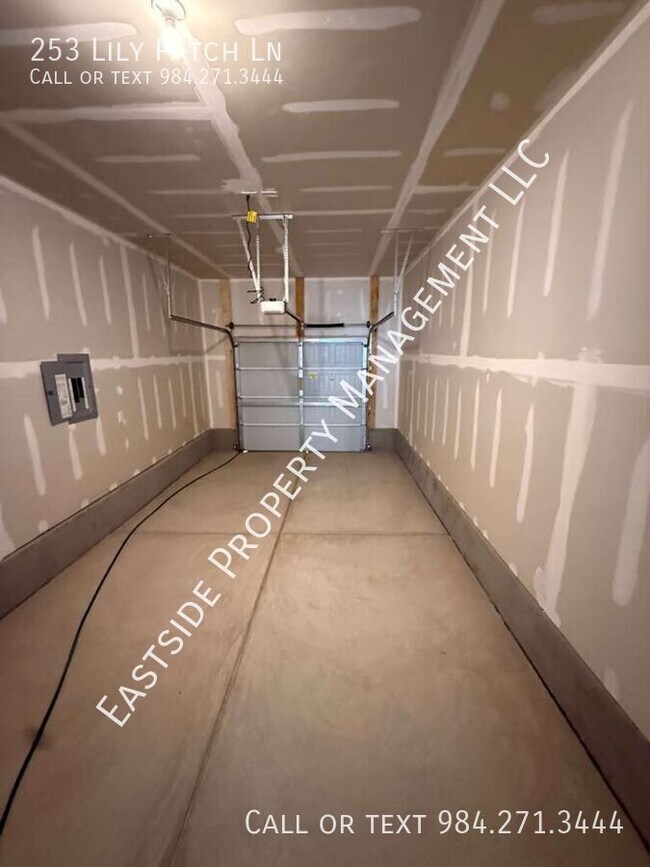 Building Photo - 253 Lily Patch Ln