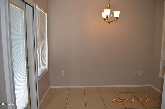 Building Photo - 16013 S Desert Foothills Pkwy