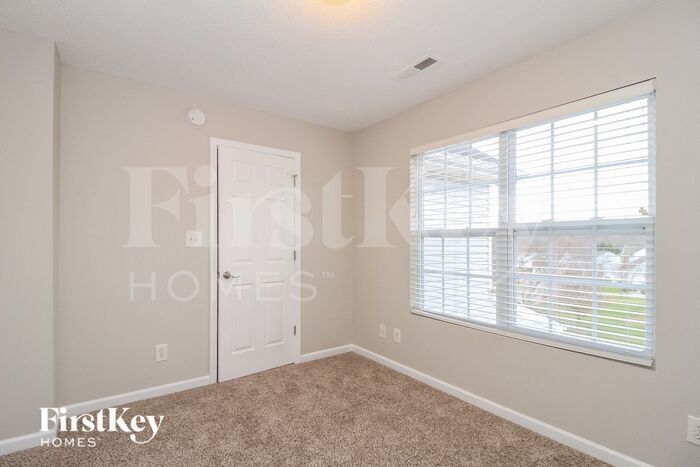 Building Photo - 275 Frontier Dr