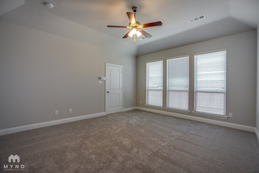Building Photo - 100 Knight of Realm Blvd