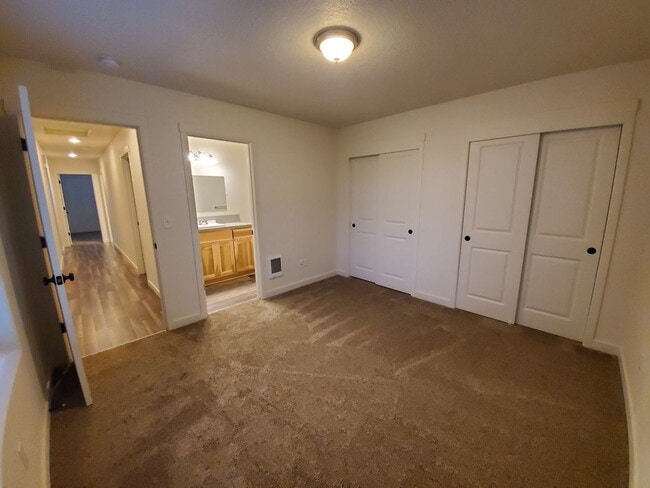 Building Photo - Adorable Newer Home in a Great Location With A Private Yard!