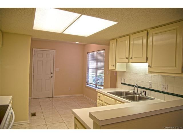 Building Photo - 9024 St Thomas Ln