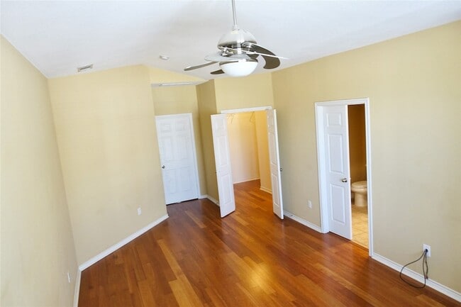 Building Photo - 2105 Lucerne Cove