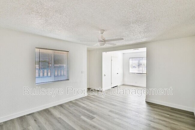 Building Photo - 1417 E Southern Ave