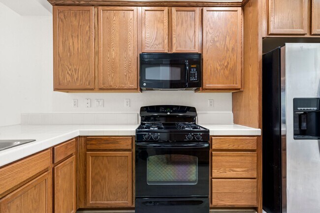Building Photo - Desirable Elk Grove Area