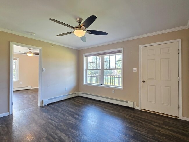 Building Photo - 4 Rock Point Rd