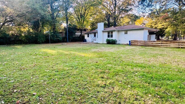 Building Photo - 7535 Parker Cir