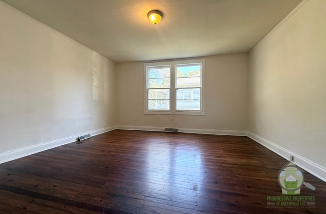 Building Photo - 17 11th St